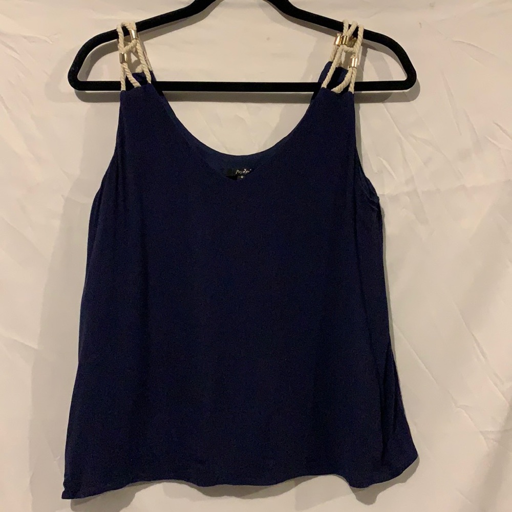 Cute navy top!